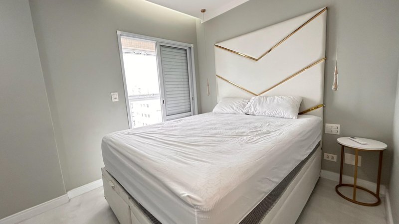 APARTAMENTO À VENDA - MOBILIADO – ALTO PADRÃO - 151M2 - 3 SUÍTE Rua Ipanema Praia Grande - 