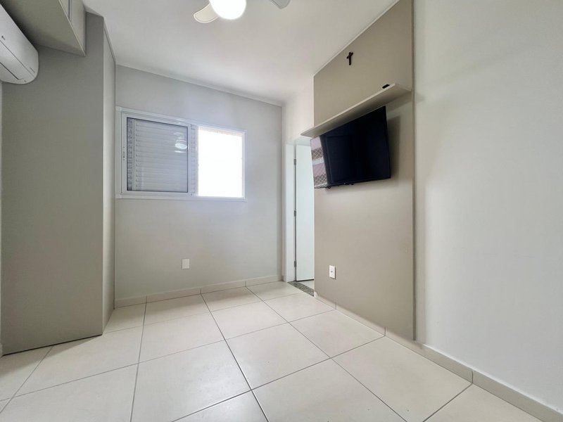 APARTAMENTO À VENDA - MOBILIADO – 60M2 – 2 QUARTOS Rua Meinacos Praia Grande - 