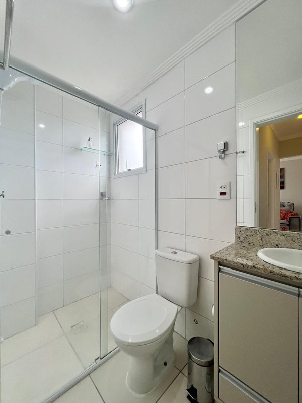 APARTAMENTO À VENDA - MOBILIADO – 60M2 – 2 QUARTOS Rua Meinacos Praia Grande - 