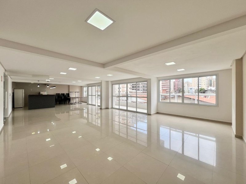 APARTAMENTO À VENDA - MOBILIADO – 60M2 – 2 QUARTOS Rua Meinacos Praia Grande - 