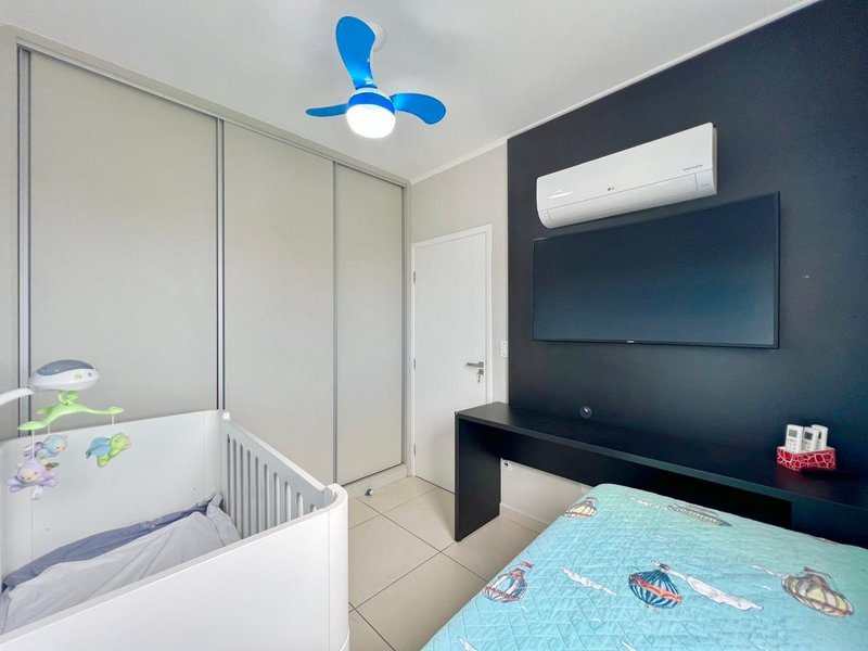 APARTAMENTO À VENDA - MOBILIADO – 60M2 – 2 QUARTOS Rua Meinacos Praia Grande - 