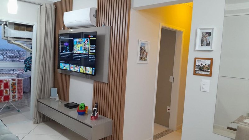 APARTAMENTO À VENDA - MOBILIADO – 60M2 – 2 QUARTOS Rua Meinacos Praia Grande - 
