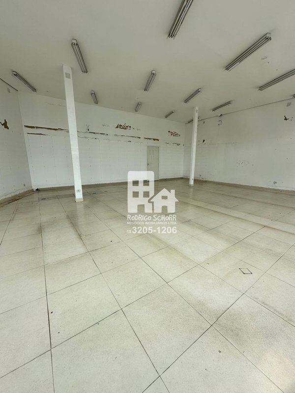 Ponto Comercial para Locação – Ao lado do McDonald's e Supermercado São Roque  Tatuí - 