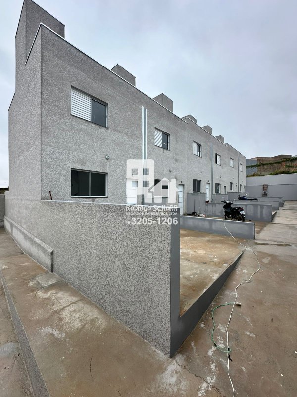 🏡 Sobrado com 2 quartos à Venda – Venha morar na Colina Verde! OPORTUNIDADE!  Tatuí - 