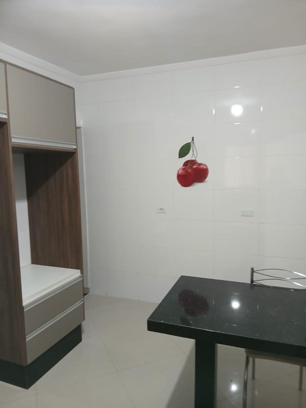 Casa 3 dormit&oacute;rios sendo 1 su&iacute;te + 2 vagas de garagem  Suzano - 