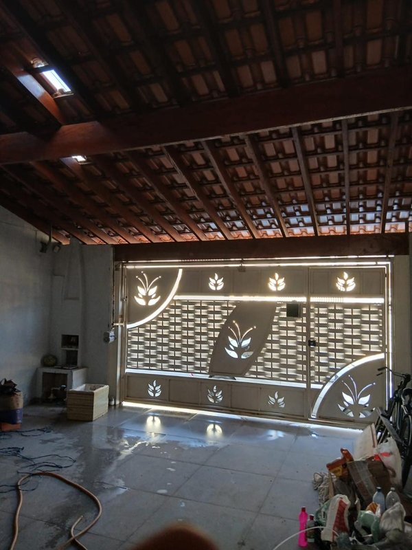 Casa 3 dormit&oacute;rios sendo 1 su&iacute;te + 2 vagas de garagem  Suzano - 