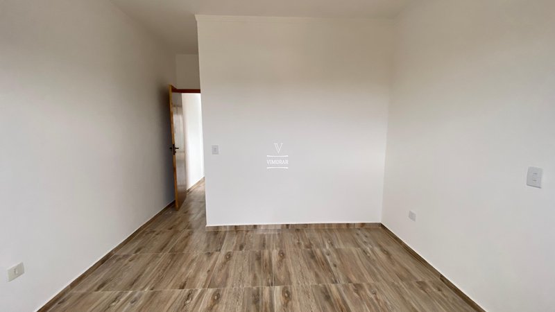 Sobrado 3 dormit&oacute;rios sendo 1 su&iacute;te + 2 vagas de garagem  Itaquaquecetuba - 