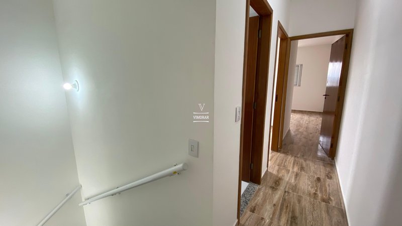 Sobrado 3 dormit&oacute;rios sendo 1 su&iacute;te + 2 vagas de garagem  Itaquaquecetuba - 