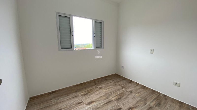 Sobrado 3 dormit&oacute;rios sendo 1 su&iacute;te + 2 vagas de garagem  Itaquaquecetuba - 