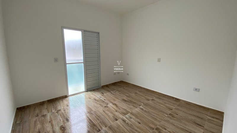 Sobrado 3 dormit&oacute;rios sendo 1 su&iacute;te + 2 vagas de garagem  Itaquaquecetuba - 