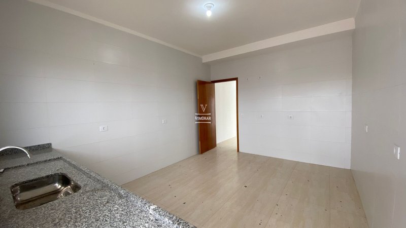 Sobrado 3 dormit&oacute;rios sendo 1 su&iacute;te + 2 vagas de garagem  Itaquaquecetuba - 