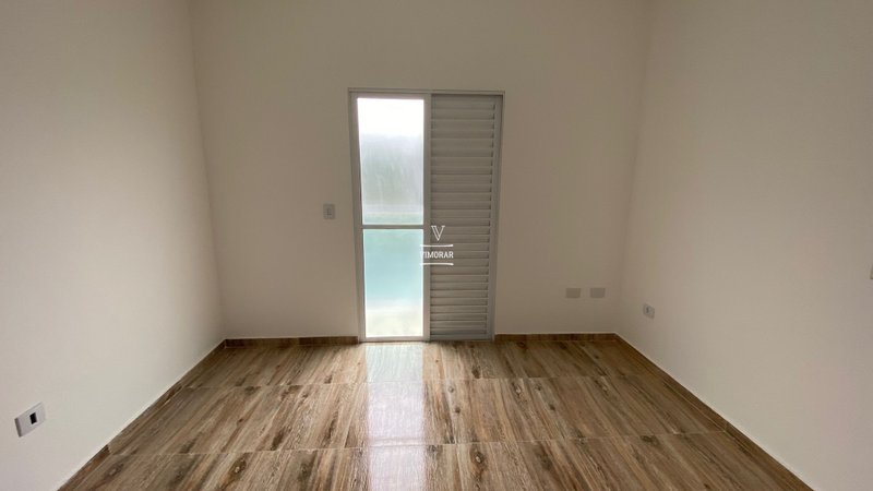 Sobrado 3 dormit&oacute;rios sendo 1 su&iacute;te + 2 vagas de garagem  Itaquaquecetuba - 