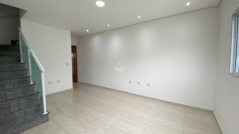 Sobrado 3 dormit&oacute;rios sendo 1 su&iacute;te + 2 vagas de garagem  Itaquaquecetuba - 