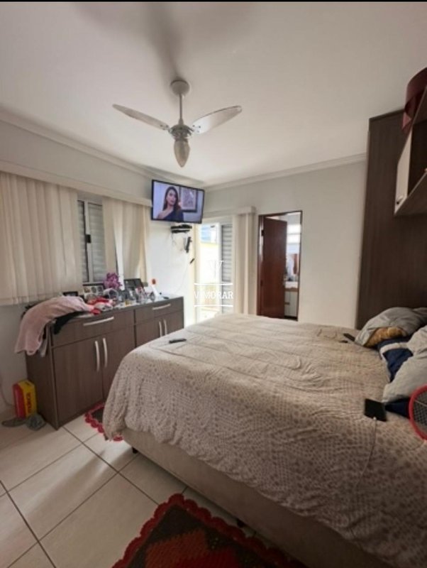 Sobrado 3 dormit&oacute;rios sendo 1 su&iacute;te + 4 vagas de garagem  Guarulhos - 