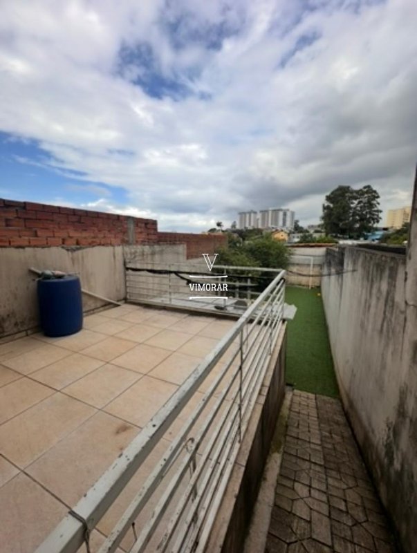 Sobrado 3 dormit&oacute;rios sendo 1 su&iacute;te + 4 vagas de garagem  Guarulhos - 