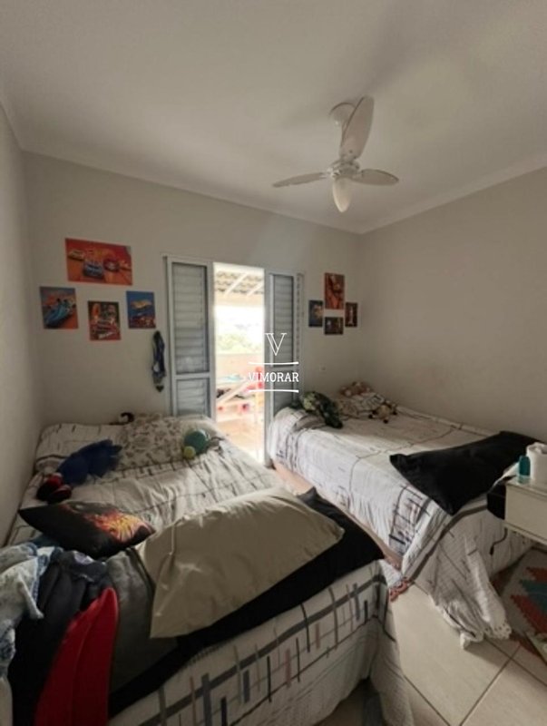 Sobrado 3 dormit&oacute;rios sendo 1 su&iacute;te + 4 vagas de garagem  Guarulhos - 