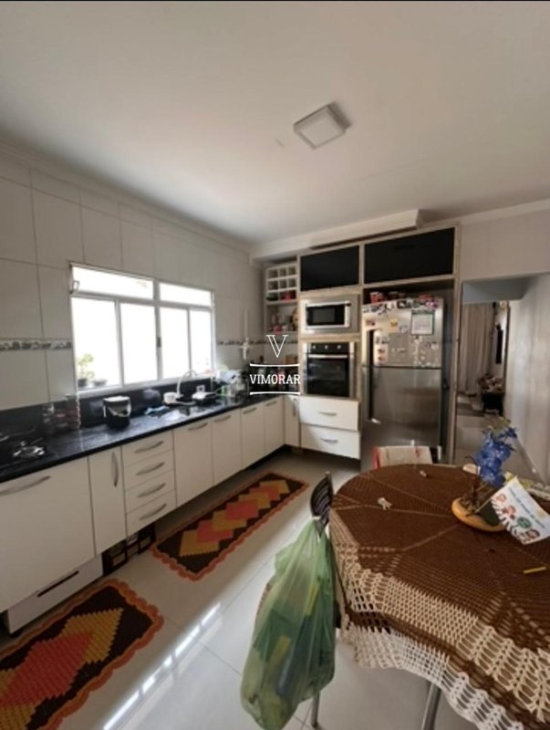 Sobrado 3 dormit&oacute;rios sendo 1 su&iacute;te + 4 vagas de garagem  Guarulhos - 