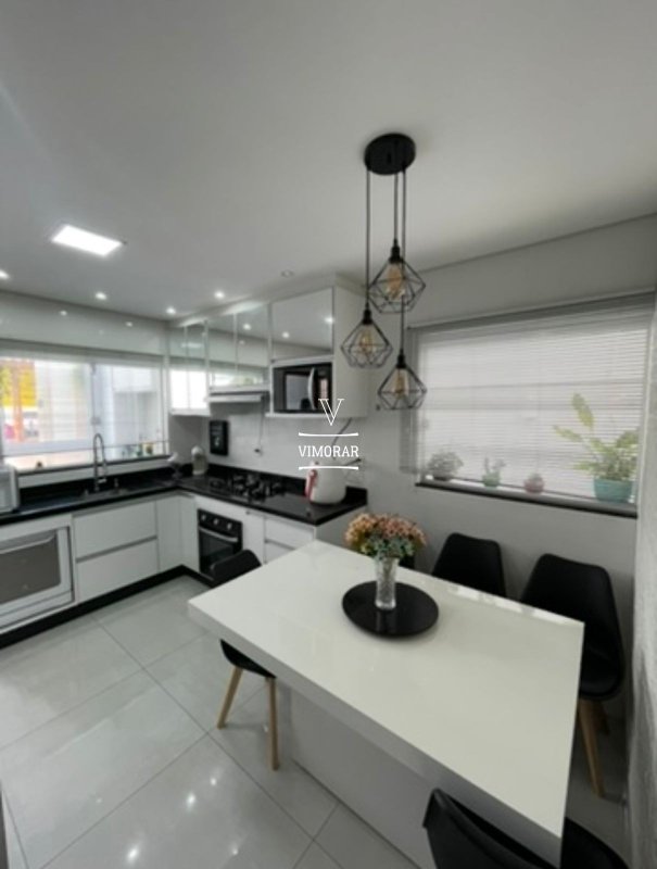 Sobrado 2 dormit&oacute;rios sendo 1 su&iacute;te + 2 vagas de garagem  Guarulhos - 