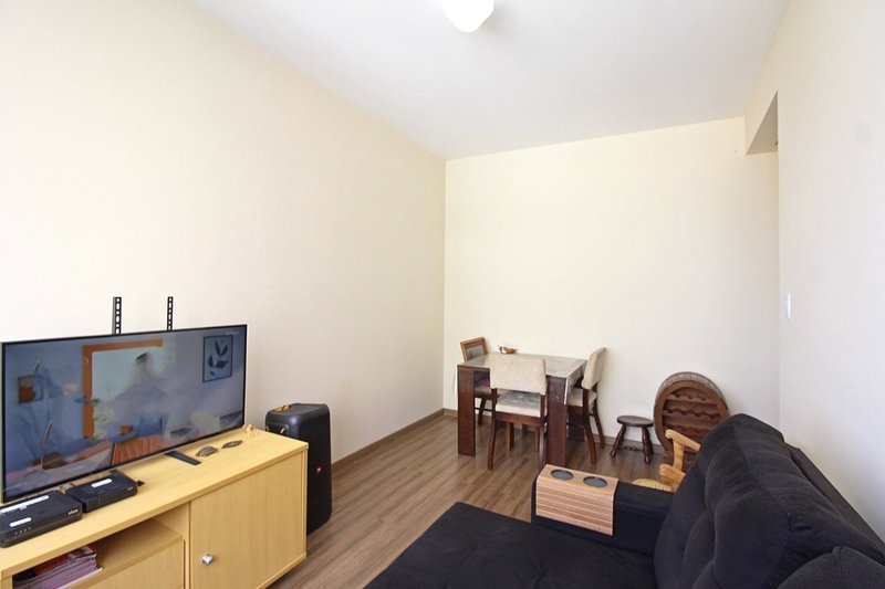 R$ 495.000 - EXCELENTE APARTAMENTO - ANDAR ALTO - 67M2 - 2 DORM - VISTA - 1 VAGA Rua Duque de Caxias Porto Alegre - 