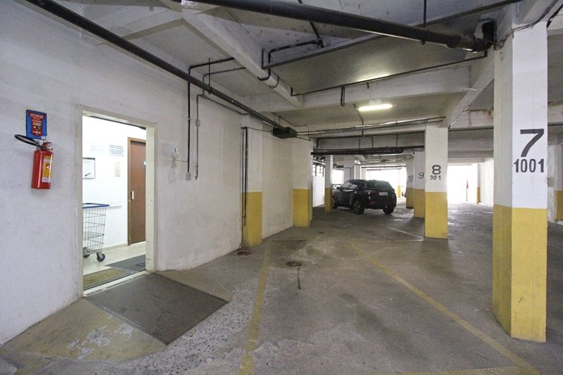 R$ 495.000 - EXCELENTE APARTAMENTO - ANDAR ALTO - 67M2 - 2 DORM - VISTA - 1 VAGA Rua Duque de Caxias Porto Alegre - 