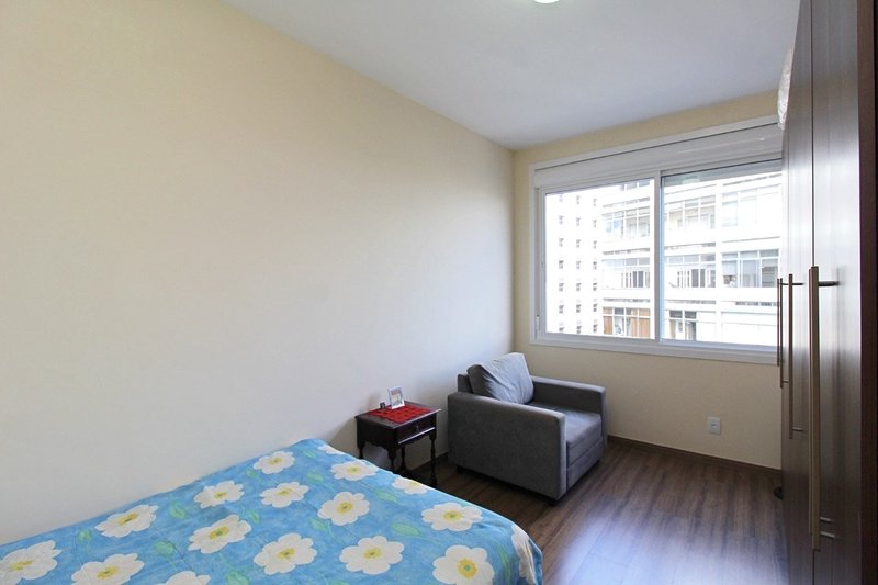 R$ 495.000 - EXCELENTE APARTAMENTO - ANDAR ALTO - 67M2 - 2 DORM - VISTA - 1 VAGA Rua Duque de Caxias Porto Alegre - 