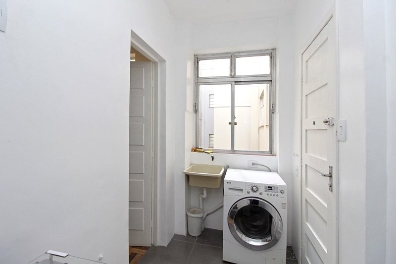 R$ 495.000 - EXCELENTE APARTAMENTO - ANDAR ALTO - 67M2 - 2 DORM - VISTA - 1 VAGA Rua Duque de Caxias Porto Alegre - 