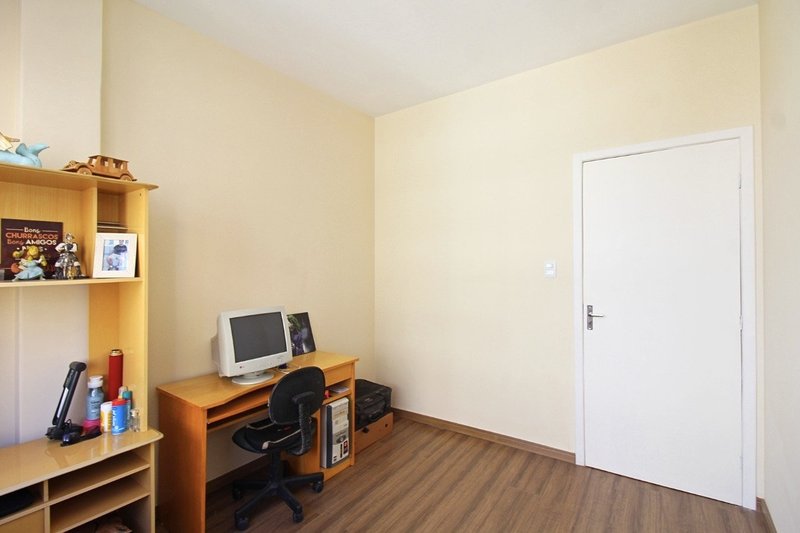 R$ 495.000 - EXCELENTE APARTAMENTO - ANDAR ALTO - 67M2 - 2 DORM - VISTA - 1 VAGA Rua Duque de Caxias Porto Alegre - 