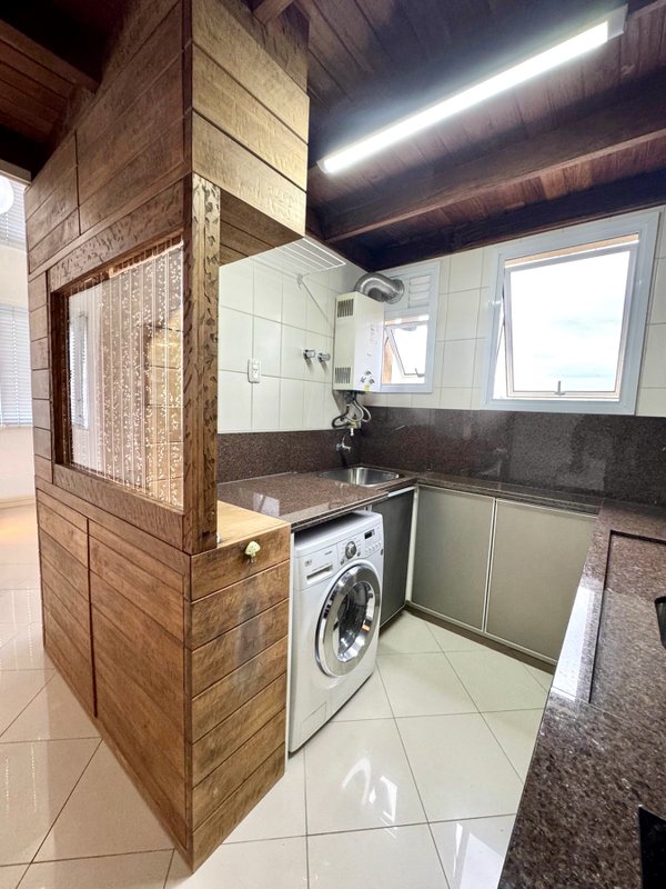 R$ 640.000 - &Oacute;TIMO APARTAMENTO DUPLEX - 63M2 - 1 DORM - SU&Iacute;TE - 2 VAGAS - 2 DEP&Oacute;SITOS Rua Vicente da Fontoura Porto Alegre - 