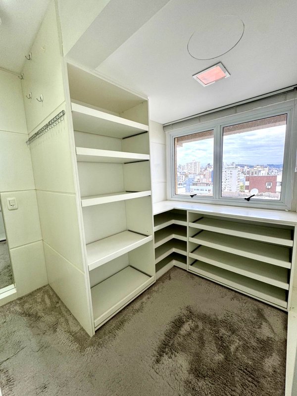 R$ 640.000 - &Oacute;TIMO APARTAMENTO DUPLEX - 63M2 - 1 DORM - SU&Iacute;TE - 2 VAGAS - 2 DEP&Oacute;SITOS Rua Vicente da Fontoura Porto Alegre - 