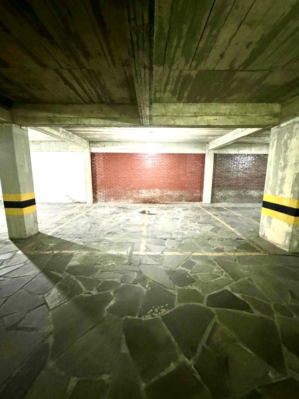 R$ 640.000 - &Oacute;TIMO APARTAMENTO DUPLEX - 63M2 - 1 DORM - SU&Iacute;TE - 2 VAGAS - 2 DEP&Oacute;SITOS Rua Vicente da Fontoura Porto Alegre - 