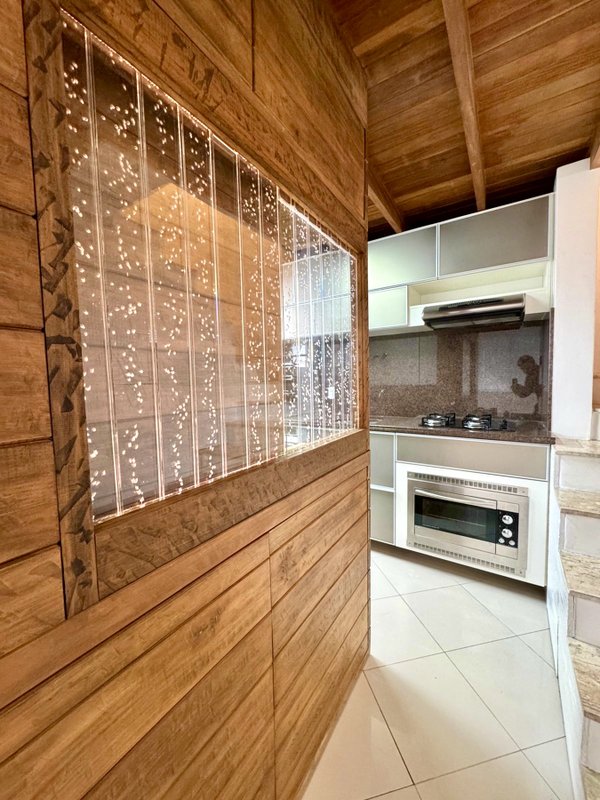 R$ 640.000 - &Oacute;TIMO APARTAMENTO DUPLEX - 63M2 - 1 DORM - SU&Iacute;TE - 2 VAGAS - 2 DEP&Oacute;SITOS Rua Vicente da Fontoura Porto Alegre - 