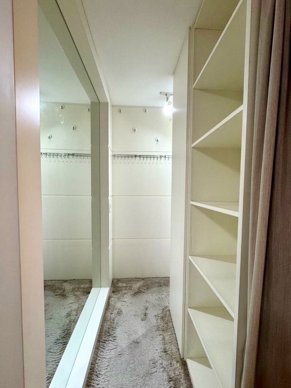 R$ 640.000 - &Oacute;TIMO APARTAMENTO DUPLEX - 63M2 - 1 DORM - SU&Iacute;TE - 2 VAGAS - 2 DEP&Oacute;SITOS Rua Vicente da Fontoura Porto Alegre - 