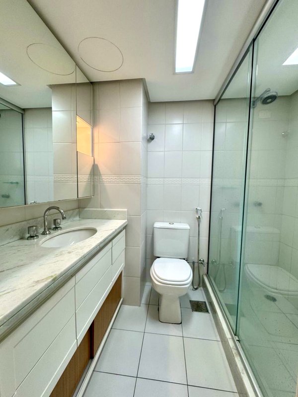 R$ 640.000 - &Oacute;TIMO APARTAMENTO DUPLEX - 63M2 - 1 DORM - SU&Iacute;TE - 2 VAGAS - 2 DEP&Oacute;SITOS Rua Vicente da Fontoura Porto Alegre - 