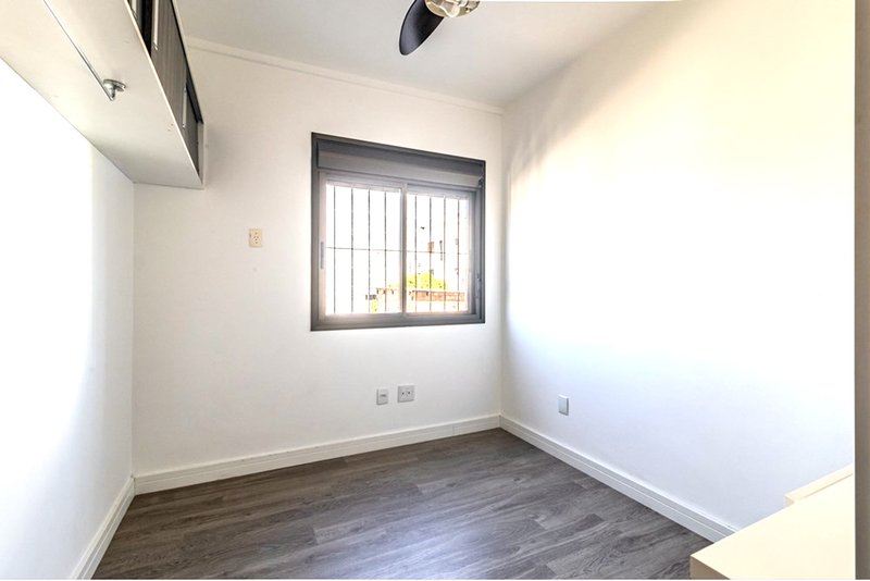 R$ 575.000 - LINDO APARTAMENTO - 82M2 - 3 DORM - SU&Iacute;TE - CHURRASQUEIRA - 1 VAGA Rua Roque Calage Porto Alegre - 