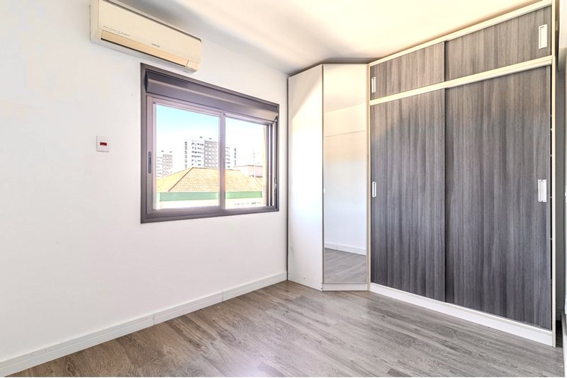 R$ 575.000 - LINDO APARTAMENTO - 82M2 - 3 DORM - SU&Iacute;TE - CHURRASQUEIRA - 1 VAGA Rua Roque Calage Porto Alegre - 