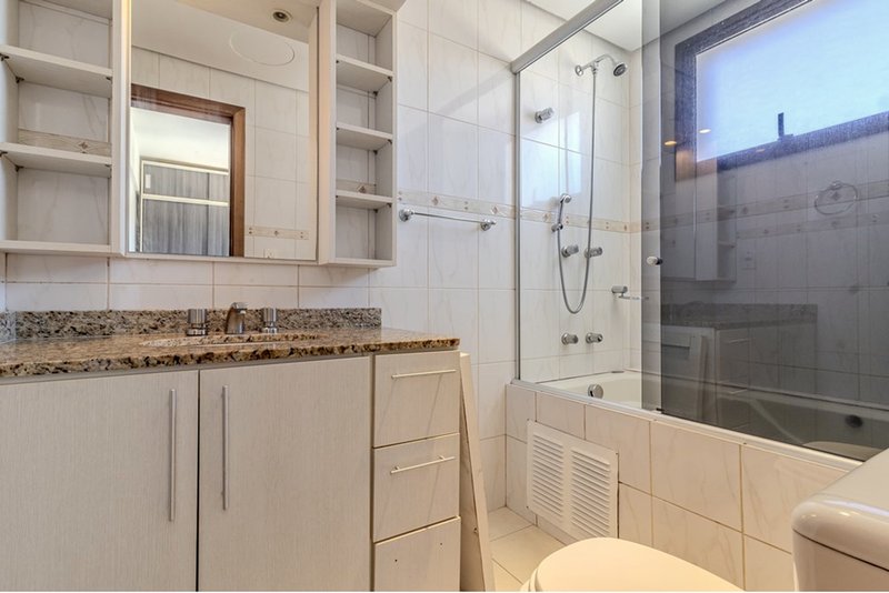 R$ 575.000 - LINDO APARTAMENTO - 82M2 - 3 DORM - SU&Iacute;TE - CHURRASQUEIRA - 1 VAGA Rua Roque Calage Porto Alegre - 