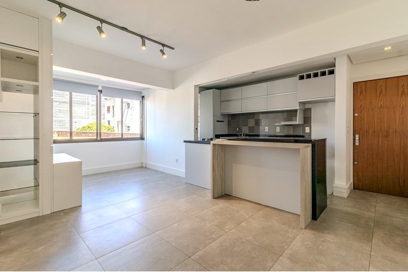 R$ 575.000 - LINDO APARTAMENTO - 82M2 - 3 DORM - SU&Iacute;TE - CHURRASQUEIRA - 1 VAGA Rua Roque Calage Porto Alegre - 