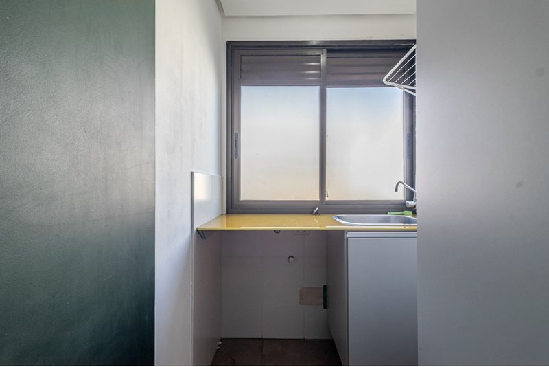 R$ 575.000 - LINDO APARTAMENTO - 82M2 - 3 DORM - SU&Iacute;TE - CHURRASQUEIRA - 1 VAGA Rua Roque Calage Porto Alegre - 