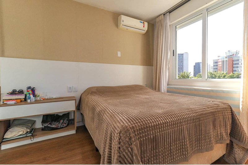 R$ 790.000 - EXCELENTE APARTAMENTO - 75M2 - 2 DORM - SU&Iacute;TE - VISTA - 2 VAGAS Rua Pedro Ivo Porto Alegre - 