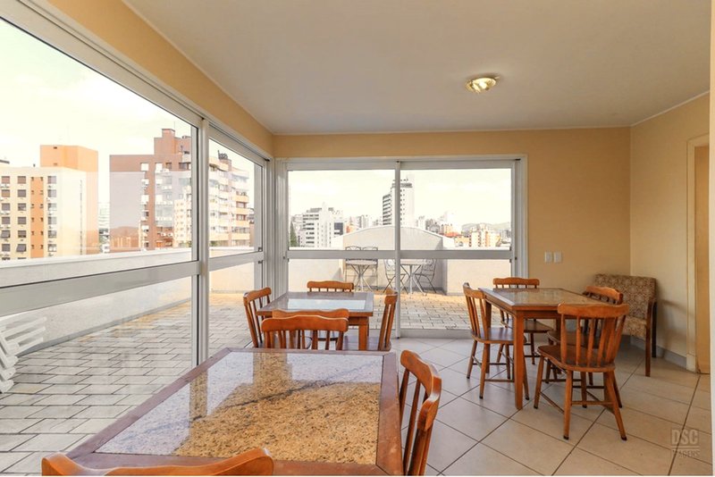 R$ 790.000 - EXCELENTE APARTAMENTO - 75M2 - 2 DORM - SU&Iacute;TE - VISTA - 2 VAGAS Rua Pedro Ivo Porto Alegre - 