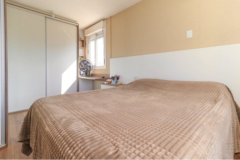 R$ 790.000 - EXCELENTE APARTAMENTO - 75M2 - 2 DORM - SU&Iacute;TE - VISTA - 2 VAGAS Rua Pedro Ivo Porto Alegre - 