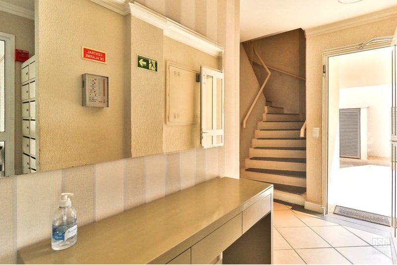 R$ 790.000 - EXCELENTE APARTAMENTO - 75M2 - 2 DORM - SU&Iacute;TE - VISTA - 2 VAGAS Rua Pedro Ivo Porto Alegre - 