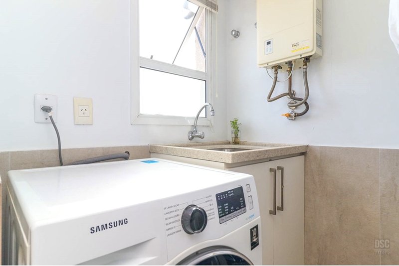 R$ 790.000 - EXCELENTE APARTAMENTO - 75M2 - 2 DORM - SU&Iacute;TE - VISTA - 2 VAGAS Rua Pedro Ivo Porto Alegre - 