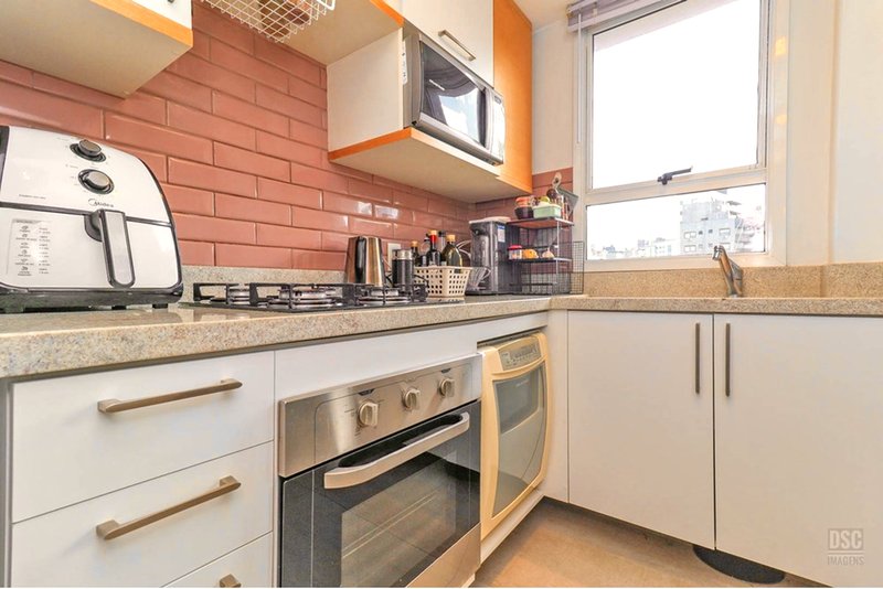 R$ 790.000 - EXCELENTE APARTAMENTO - 75M2 - 2 DORM - SU&Iacute;TE - VISTA - 2 VAGAS Rua Pedro Ivo Porto Alegre - 