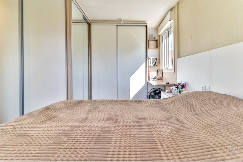 R$ 790.000 - EXCELENTE APARTAMENTO - 75M2 - 2 DORM - SU&Iacute;TE - VISTA - 2 VAGAS Rua Pedro Ivo Porto Alegre - 