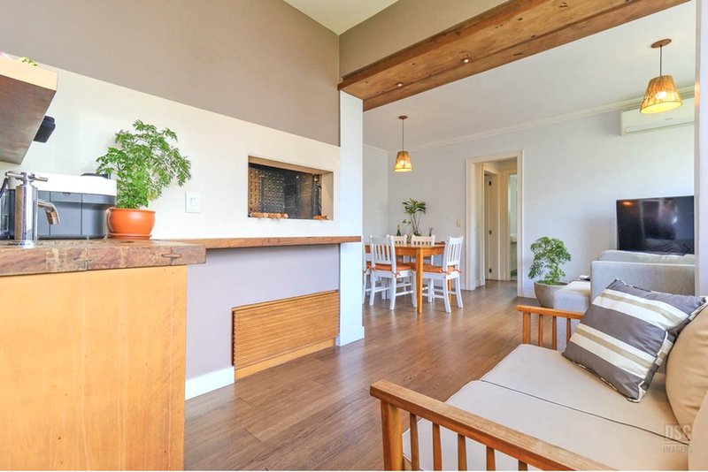 R$ 790.000 - EXCELENTE APARTAMENTO - 75M2 - 2 DORM - SU&Iacute;TE - VISTA - 2 VAGAS Rua Pedro Ivo Porto Alegre - 