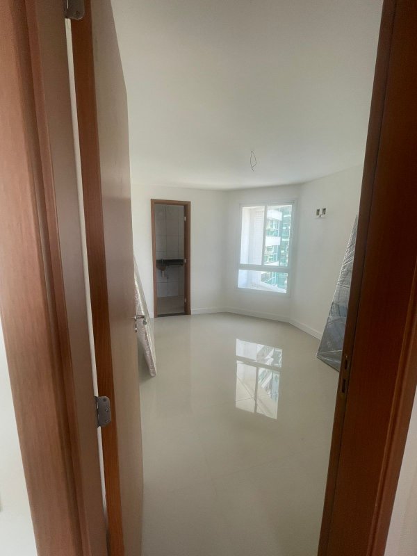 APARTAMENTO VISTA MAR 2 QUARTOS VARANDA COWORKING PISCINA 2 GARAGENS À VENDA NA BARRA! Rua Oito de Dezembro Salvador - 