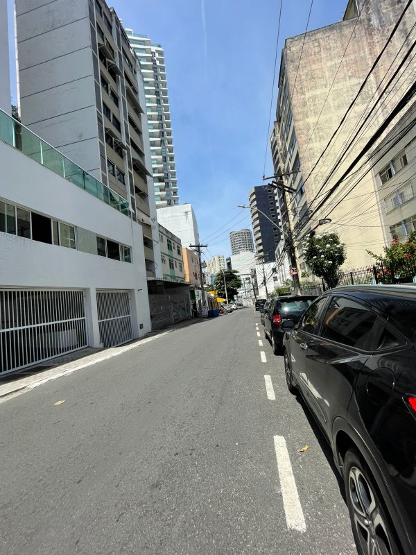 APARTAMENTO VISTA MAR 2 QUARTOS VARANDA COWORKING PISCINA 2 GARAGENS À VENDA NA BARRA! Rua Oito de Dezembro Salvador - 