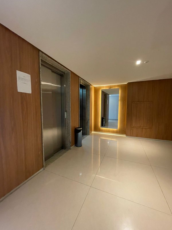 APARTAMENTO VISTA MAR 2 QUARTOS VARANDA COWORKING PISCINA 2 GARAGENS À VENDA NA BARRA! Rua Oito de Dezembro Salvador - 