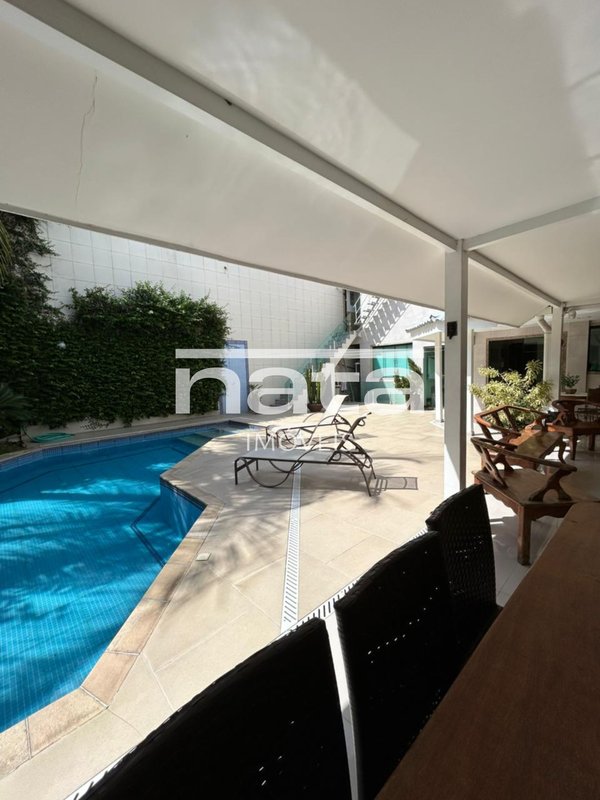 Casa | 459m² | Porteira Fechada | Jardim 25 de Agosto Rua Santa Luzia Duque de Caxias - 